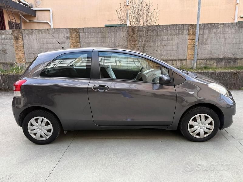 Usata Toyota Yaris Sol 69 CV (50 kW) 2010 Other Utilitaria