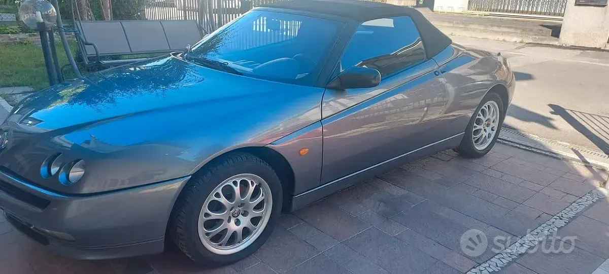 Usata Alfa Romeo GTV 144 CV (105 kW) 2001 Grigio Coupé