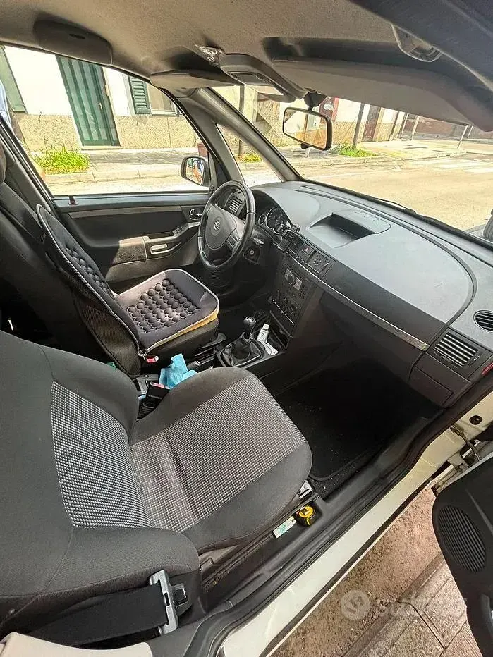 Usata Opel Meriva 90 CV (66 kW) 2009 Bianco Monovolume