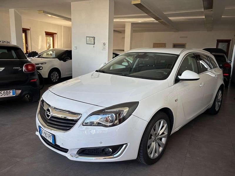 Usata Opel Insignia Cosmo 170 CV (125 kW) 2016 Bianco Station wagon