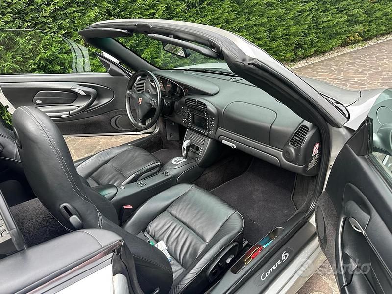 Usata Porsche 911 Carrera 4S 320 CV (235 kW) 2006 Grigio Cabrio