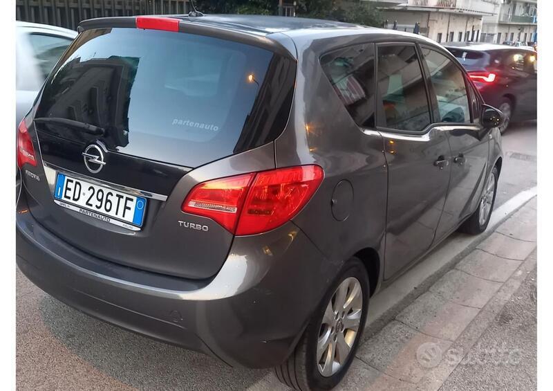 Usato 2011 Opel Meriva 1.4 Benzin 120 CV (4.750 €)