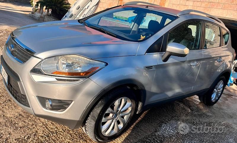 Usata Ford Kuga 140 CV (102 kW) 2008 Grigio SUV