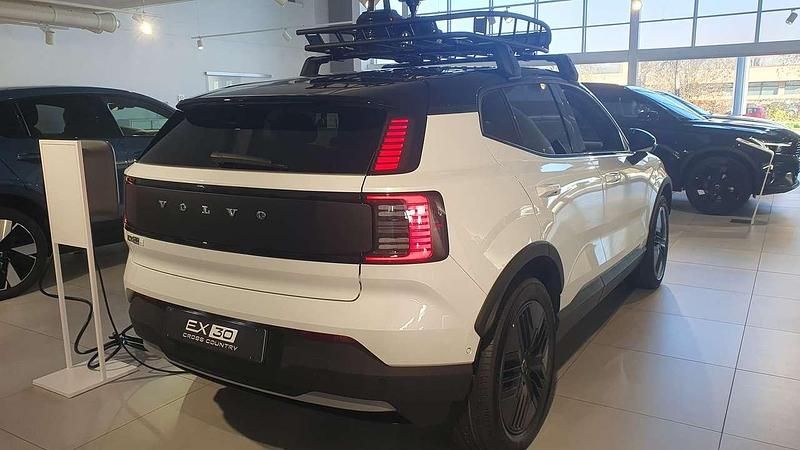 Nuova Volvo EX30 CC Ultra 116 kW (158 CV) 2025 Bianco SUV