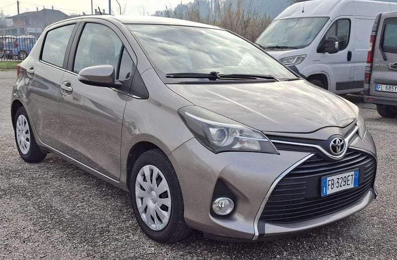 Usata Toyota Yaris 65 CV (47 kW) 2015 Utilitaria