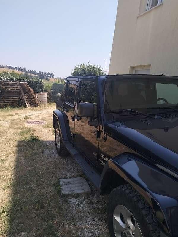 Usata Jeep Wrangler Unlimited Sahara 200 CV (147 kW) 2013 SUV