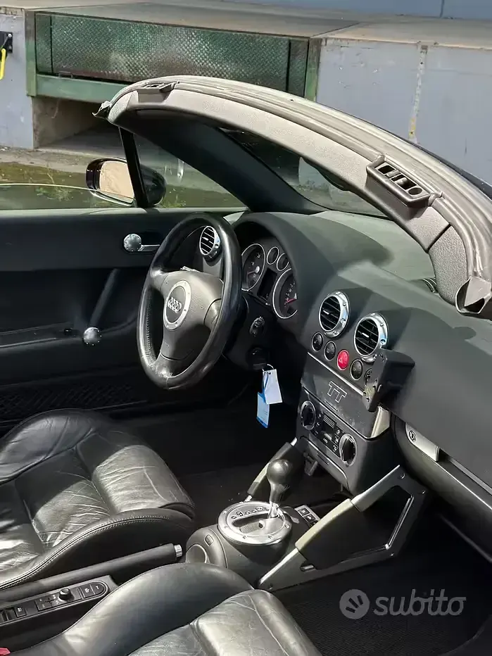 Usata Audi TT Roadster 250 CV (183 kW) 2005 Nero Cabrio