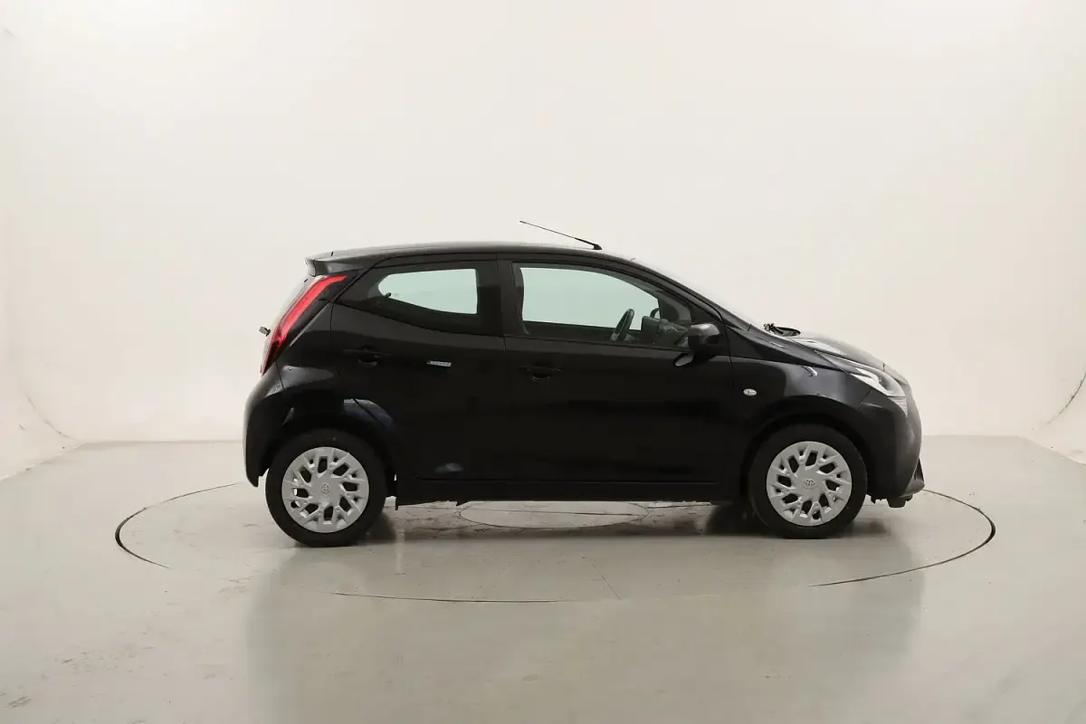 Usata Toyota Aygo Cool 72 CV (52 kW) 2021 Utilitaria