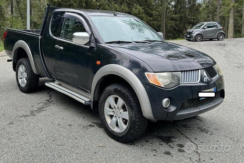 Usata Mitsubishi L200 Intense 136 CV (100 kW) 2008 Nero Pick-up