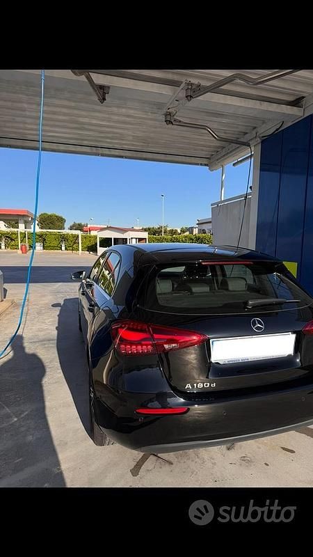 Occasion Mercedes A180 136 ch (100 kW) 2024 Noir Berline