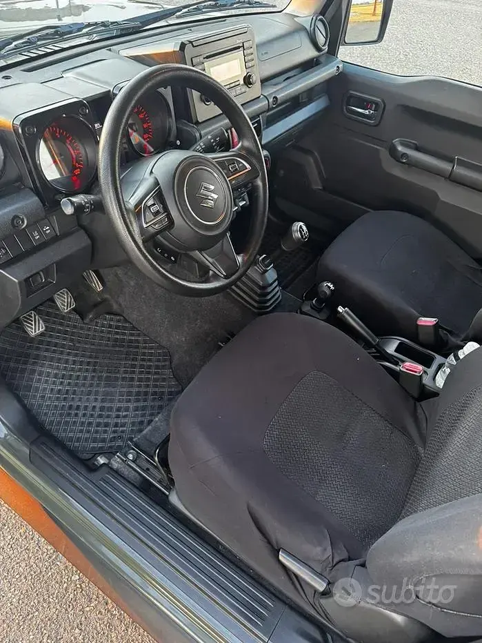 Usata Suzuki Jimny 102 CV (75 kW) 2021 Verde SUV