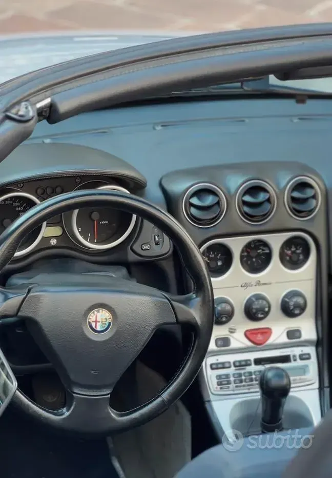 Usata Alfa Romeo Spider 144 CV (105 kW) 2000 Grigio Cabrio