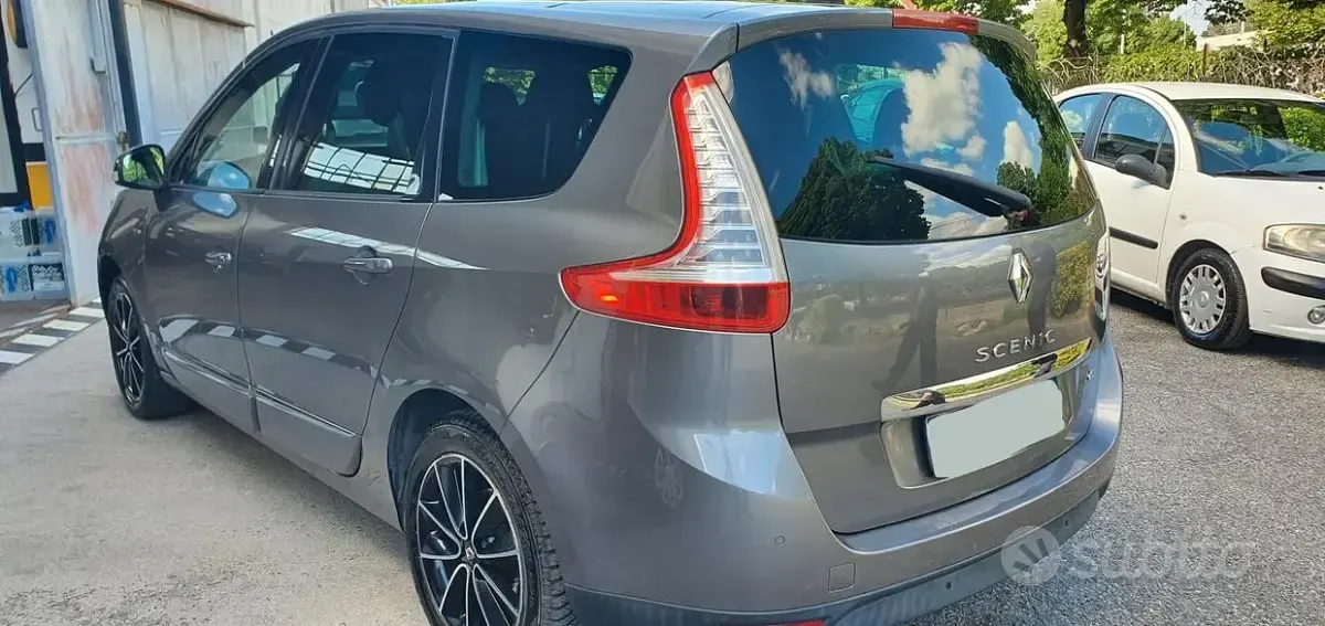Brugt Renault Scénic III Bose Edition 130 HK (95 kW) 2012 Grå MPV