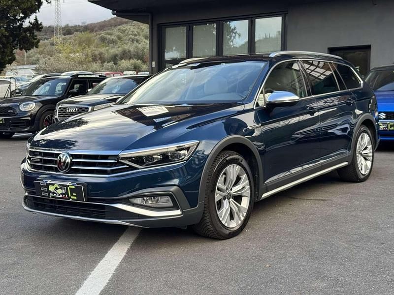 Usata VW Passat Alltrack 200 CV (147 kW) 2021 Blu/azzurro Station wagon