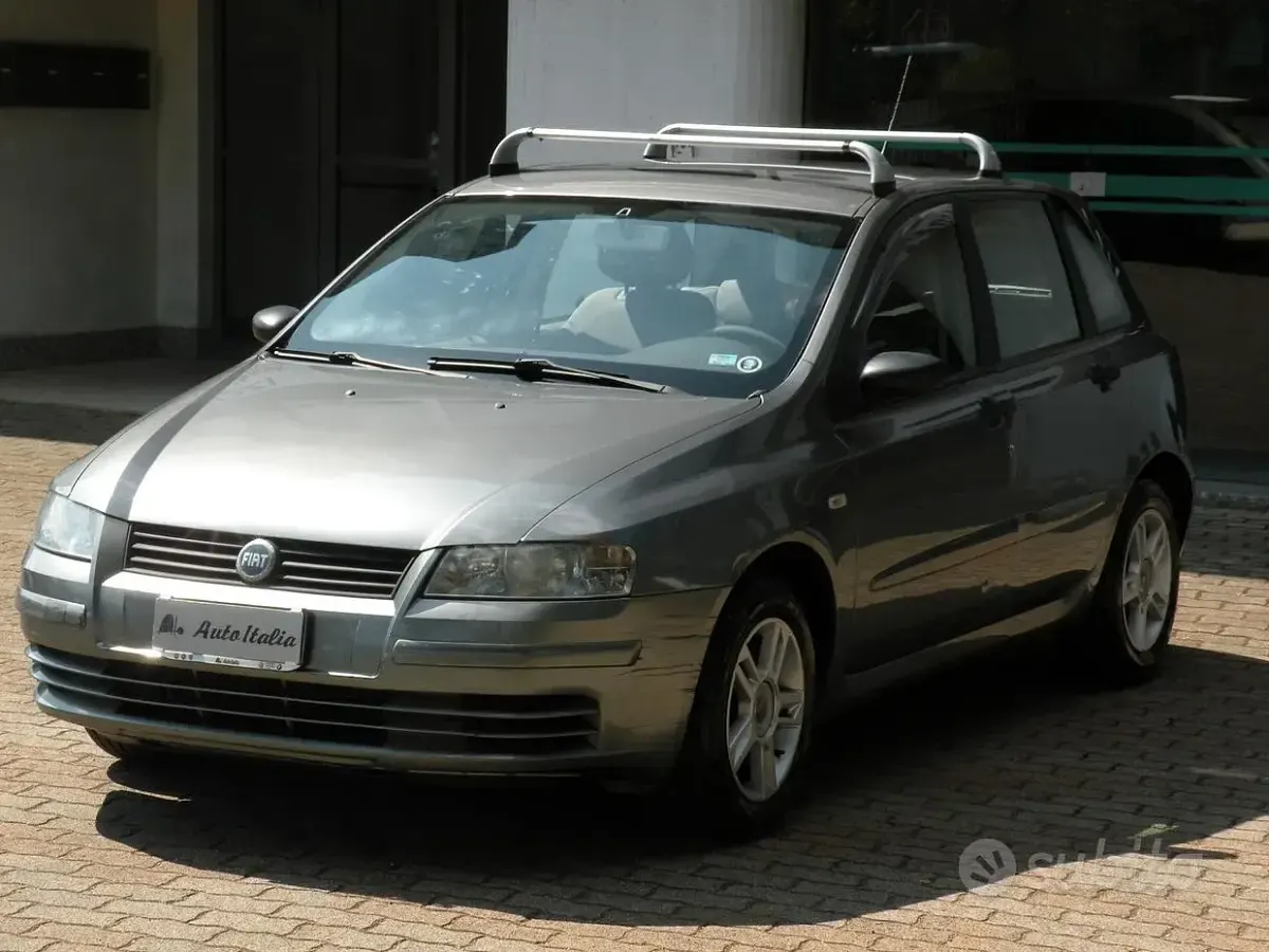 Usata Fiat Stilo 80 CV (58 kW) 2004 Grigio Berlina