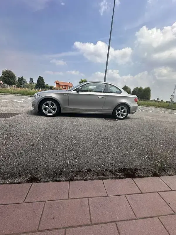 Usata BMW 120 Coupé Comfort Edition 170 CV (125 kW) 2012 Beige Coupé