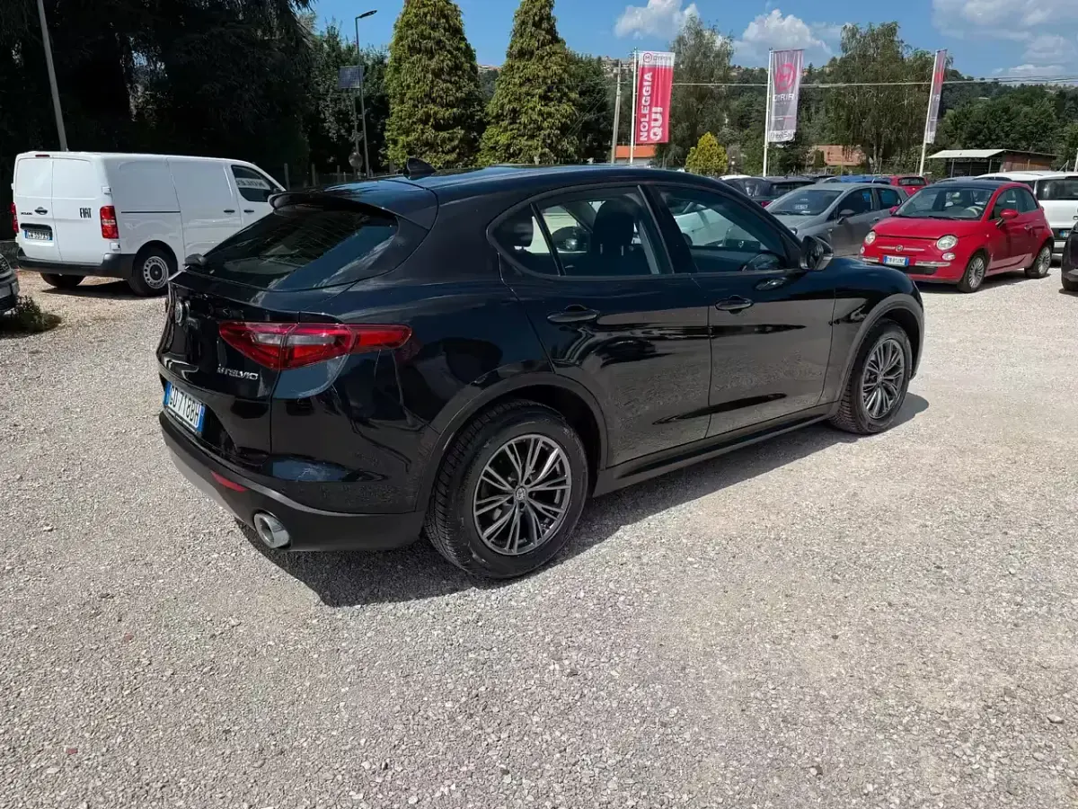 Usata Alfa Romeo Stelvio Business 190 CV (139 kW) 2020 Nero SUV