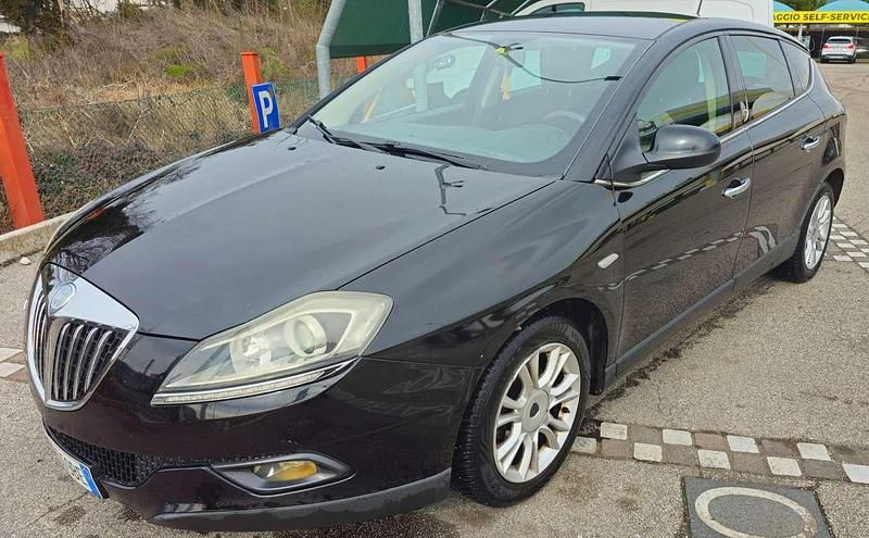 Usata Lancia Delta 120 CV (88 kW) 2011 Nero Utilitaria