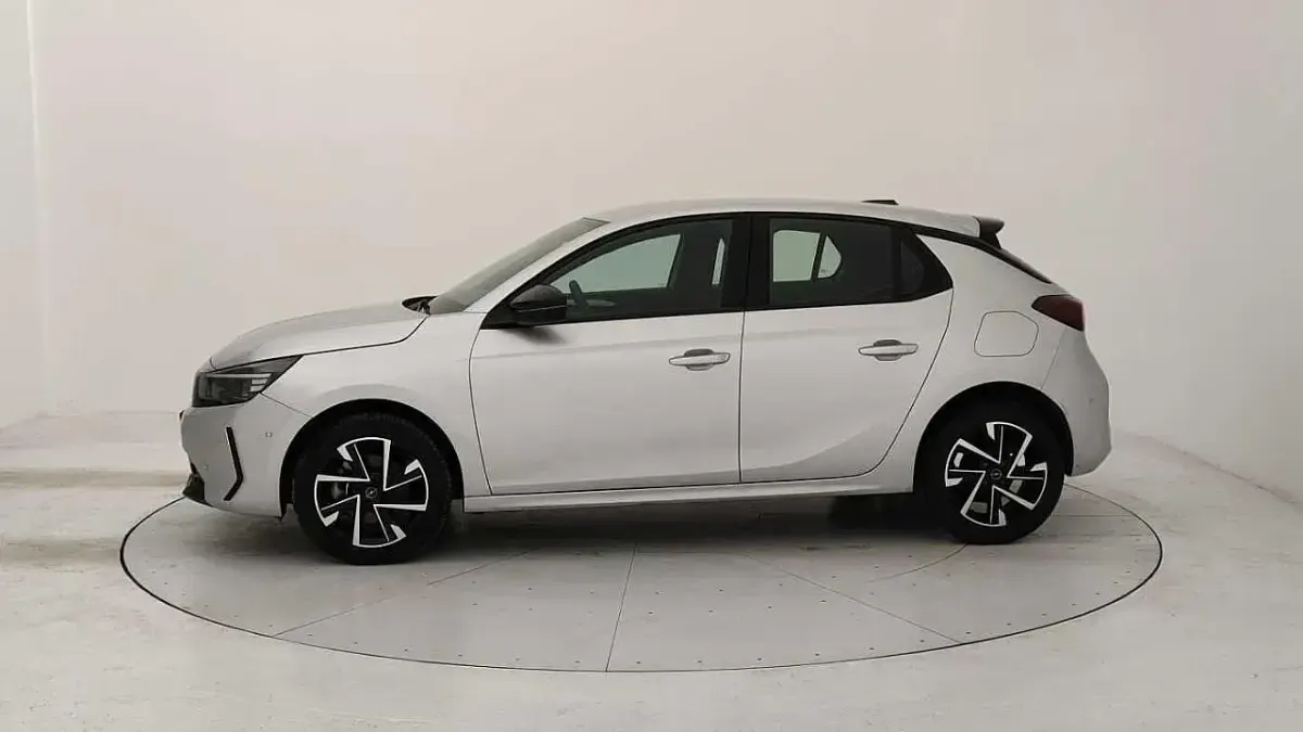 Usata Opel Corsa S 101 CV (74 kW) 2025 Kaolin white Utilitaria