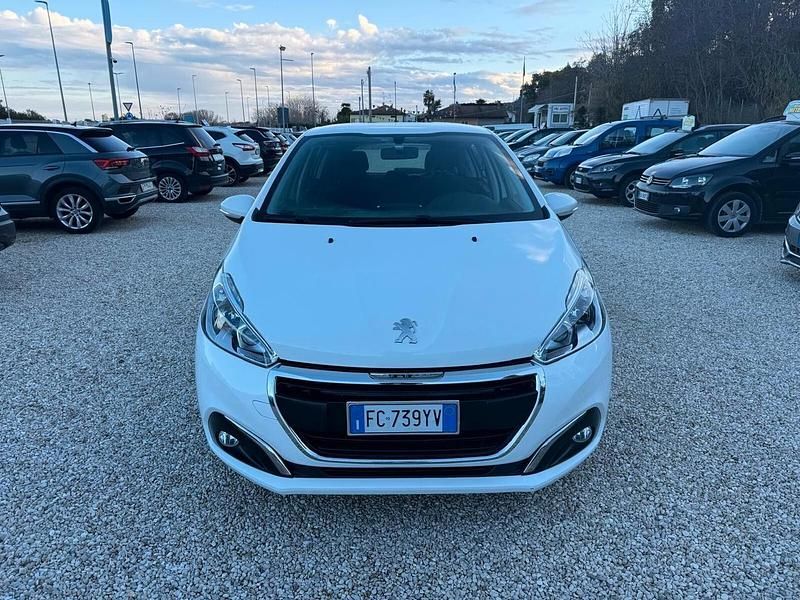Usata Peugeot 208 Allure 81 CV (59 kW) 2016 Bianco Utilitaria