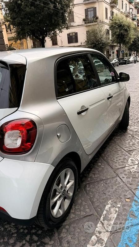 Usata Smart ForFour 61 CV (44 kW) 2017 Bianco Utilitaria
