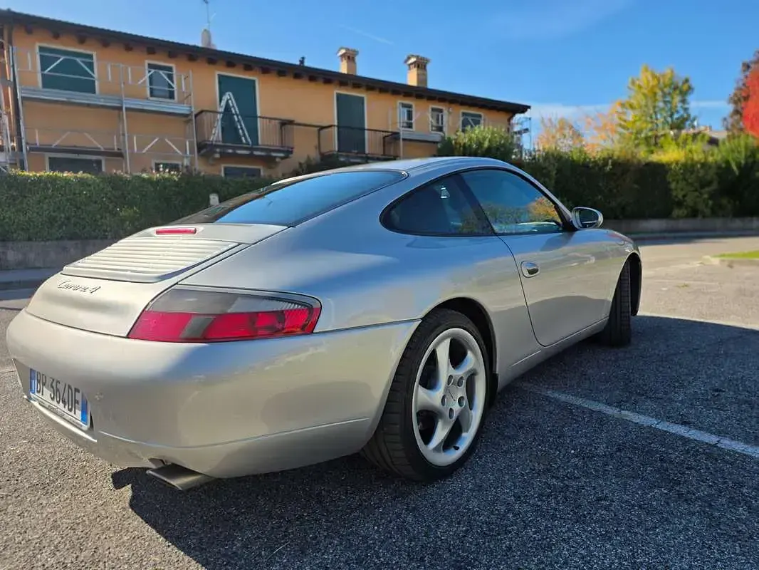 Usata Porsche 996 300 CV (220 kW) 2001 Argento Coupé