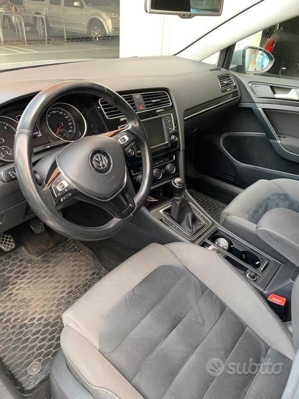 Usata VW Golf VII 110 CV (80 kW) 2016 Grigio Utilitaria