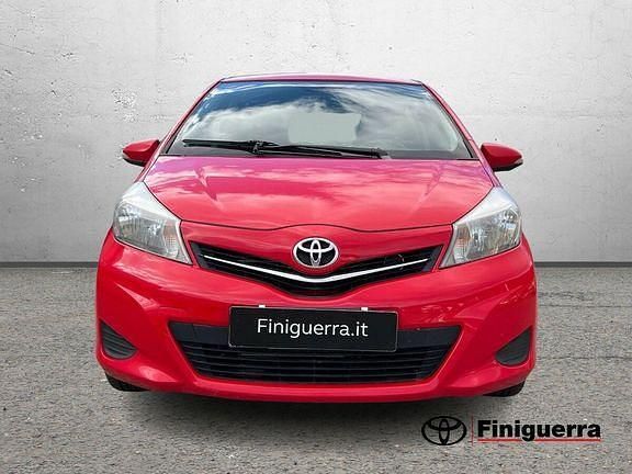 Usata Toyota Yaris Active 90 CV (66 kW) 2014 Rosso Berlina