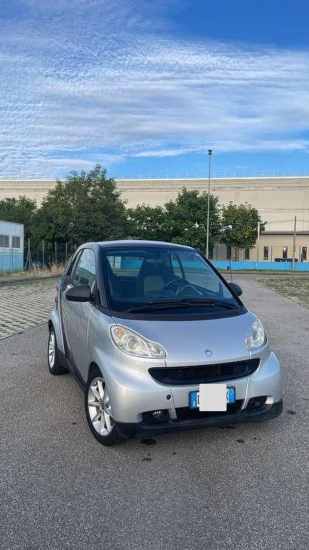 Grigio Usata 2009 Smart ForTwo Coupé Due volumi | 4000 € (Ottimo prezzo) - Immagine 1/4