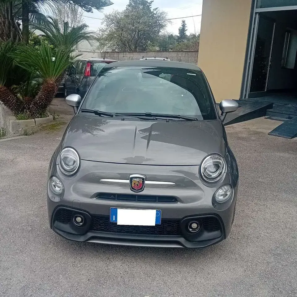Usata Abarth 595C Turismo 165 CV (121 kW) 2022 Grigio Cabrio