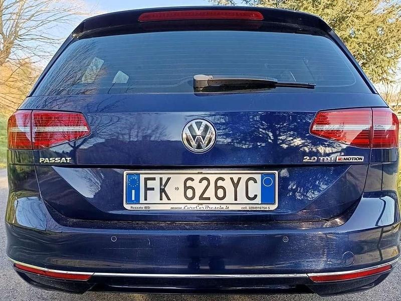 Usata VW Passat Executive 150 CV (110 kW) 2017 Blu/azzurro Station wagon