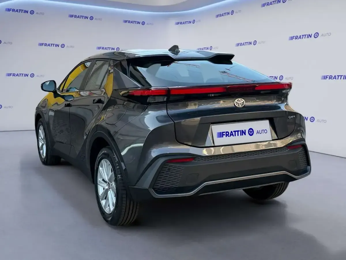 Nuova Toyota C-HR Active 98 CV (72 kW) 2026 Dark grey [1g3]  metallizzato SUV