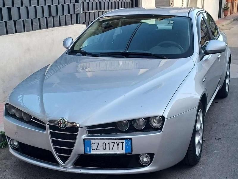 Usata 2006 Alfa Romeo 159 Progression Tre volumi | 2500 € (Buon prezzo) - Immagine 1/4