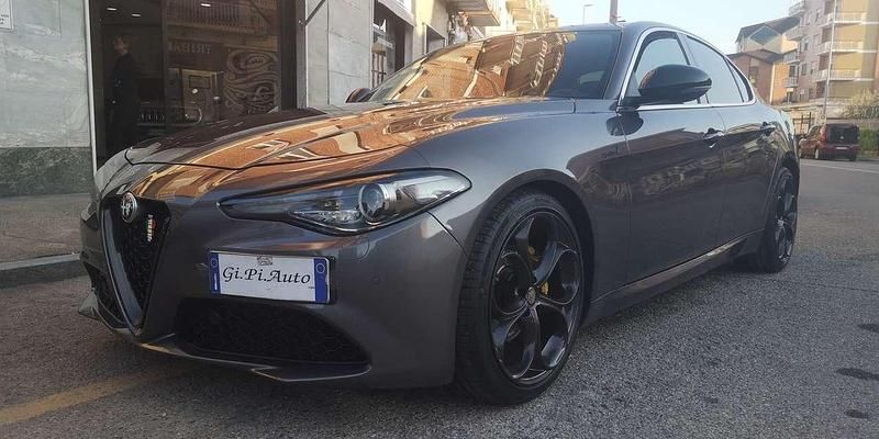 Usata Alfa Romeo Giulia 179 CV (131 kW) 2016 Grigio Berlina