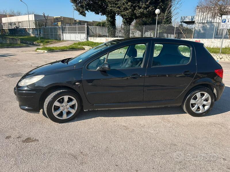 Usato 2006 Peugeot 307 1.6 Diesel 110 CV (800 €)