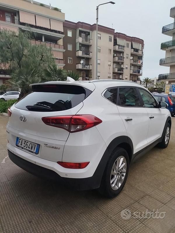 Usata Hyundai Tucson Xpossible 116 CV (85 kW) 2016 Bianco SUV