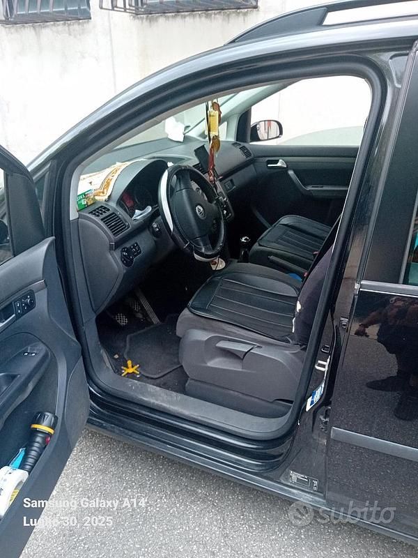 Usata VW Touran 105 CV (77 kW) 2008 Nero Monovolume