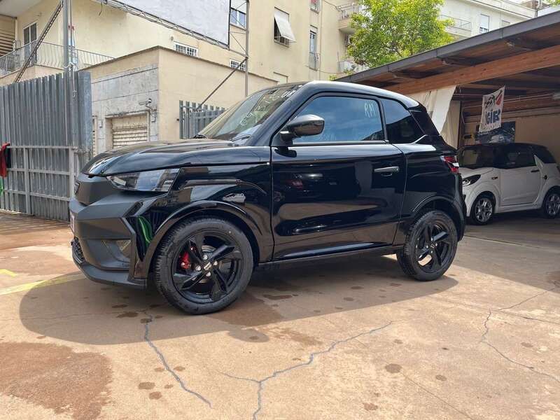 Nuova Ligier JS50 2025 Nero Utilitaria