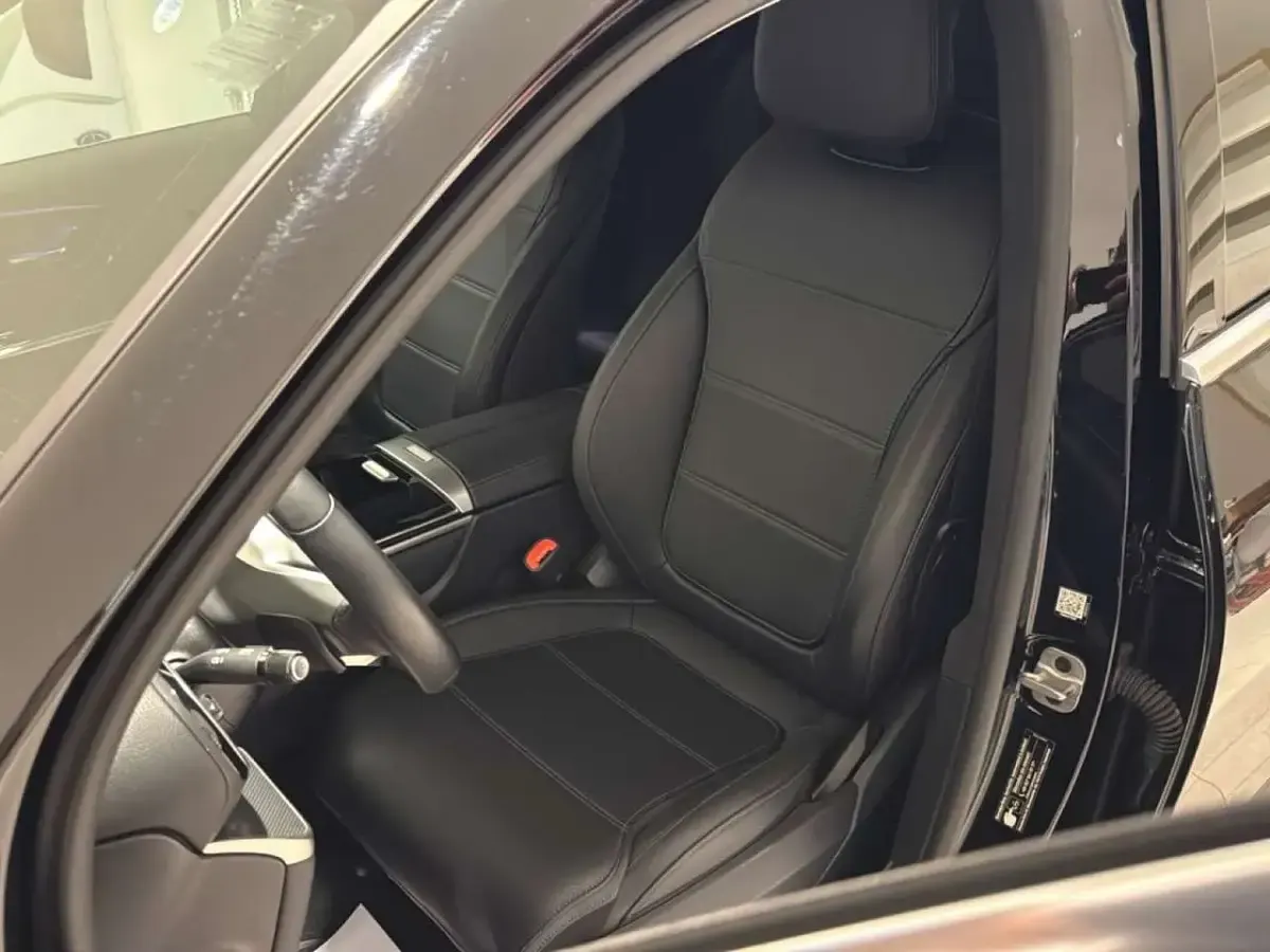 Usata Mercedes GLC200 Advanced 163 CV (119 kW) 2025 Nero SUV
