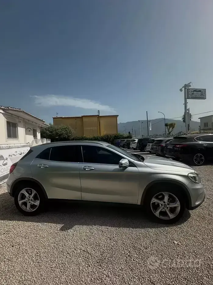 Usata Mercedes GLA180 Premium 109 CV (80 kW) 2018 Grigio SUV