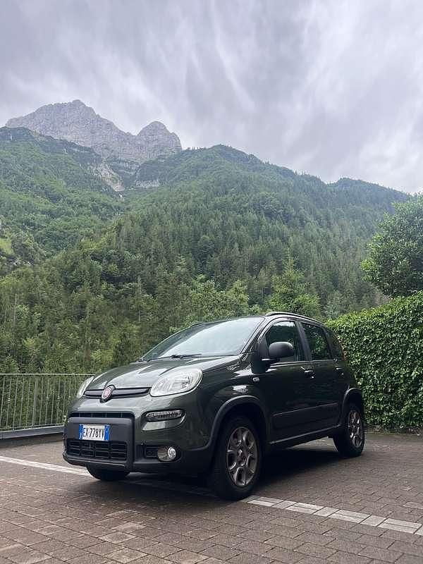Usata Fiat Panda 4x4 Climbing 75 CV (55 kW) 2013 Verde Utilitaria