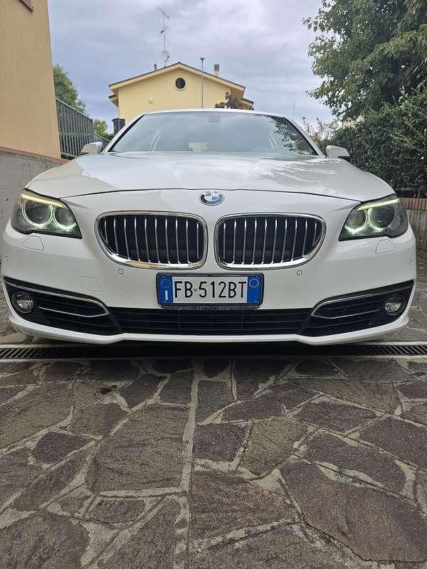 Usata 2015 BMW 520 Luxury Line Station wagon | 11.500 € (Ottimo prezzo) - Immagine 1/4