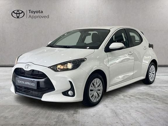 Bianco Usata 2023 Toyota Yaris Active Tre volumi | 14.500 € (Buon prezzo) - Immagine 1/4