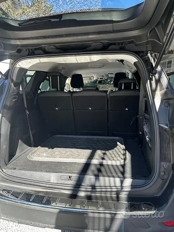 Usata Peugeot 5008 131 CV (96 kW) 2022 Nero SUV