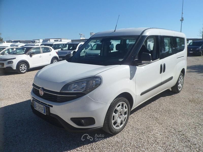 Usata Fiat Doblò 105 CV (77 kW) 2021 Bianco Monovolume