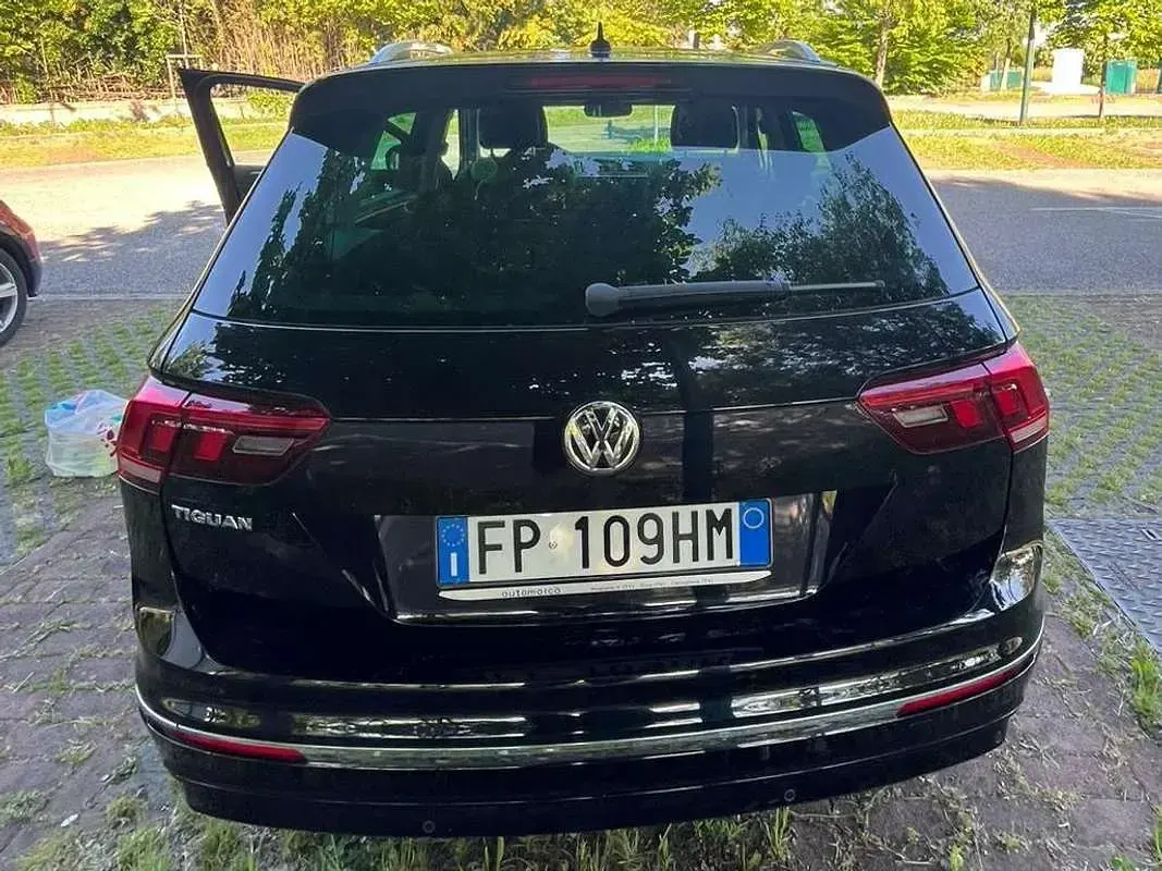 Usata VW Tiguan Sportline 116 CV (85 kW) 2018 Nero SUV