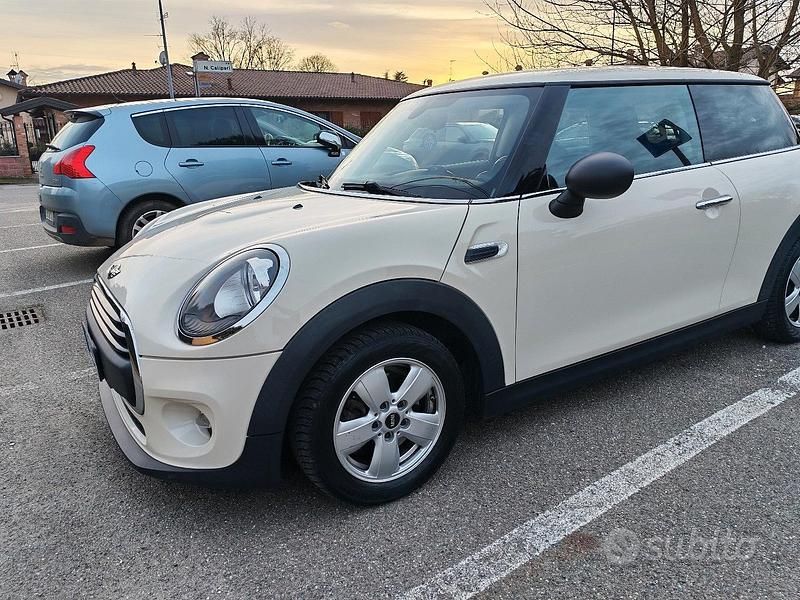 Usata Mini ONE 75 CV (55 kW) 2015 Bianco Utilitaria
