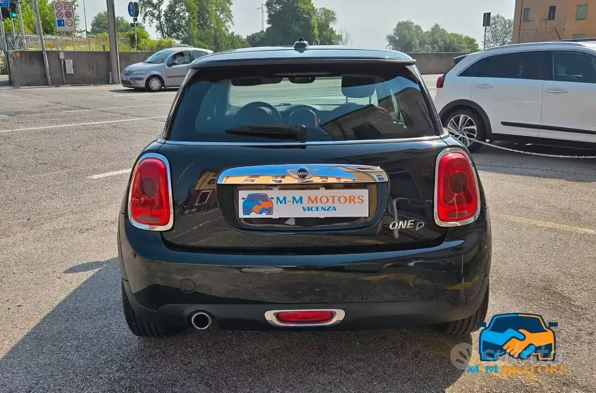 Usata Mini One D 95 CV (69 kW) 2014 Nero Utilitaria