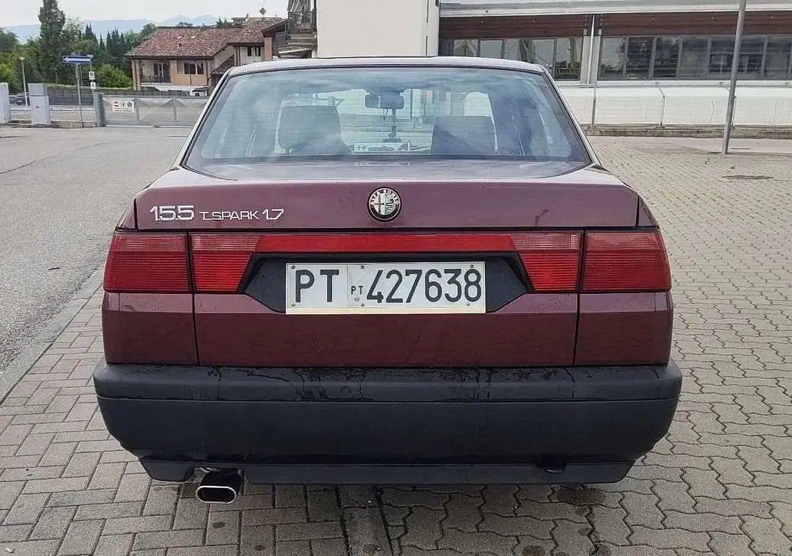Usata Alfa Romeo 155 116 CV (85 kW) 1993 Berlina