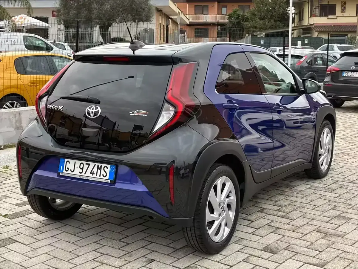 Usata Toyota Aygo X 72 CV (52 kW) 2022 Blu SUV
